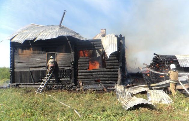 Пожарно-спасательные подразделения выезжали на пожар в Коношском районе Архангельской области