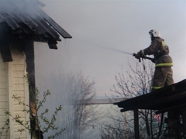 Пожарно-спасательные подразделения выезжали на пожар в Коношском районе Архангельской области.