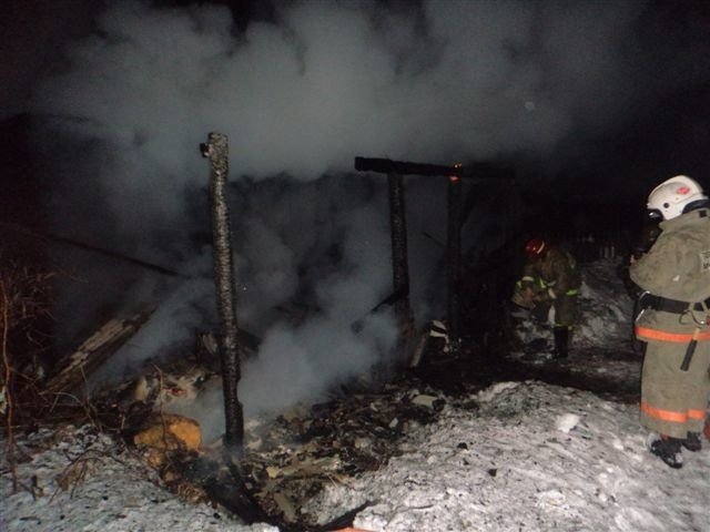 Пожарные подразделения выезжали на пожар в пос. Коноша на ул.Луговая в  Коношском районе