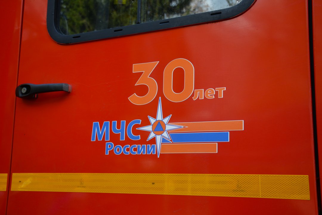Пожарно-спасательные подразделения приняли участие в ликвидации последствий ДТП в Коношском МО